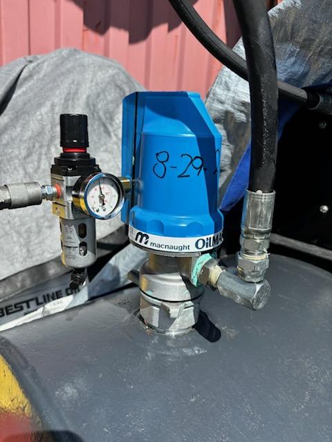 Macnaught 3:1 Air Operated Oil Pump - PN